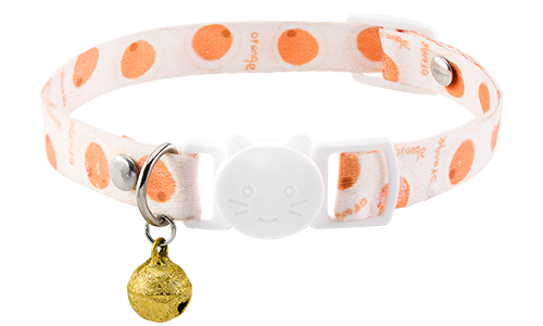 Abnehmbares Katzenhalsband mit Orangemuster, verstellbar und leicht für Komfort, mit weißer Schnalle und goldener Glocke.